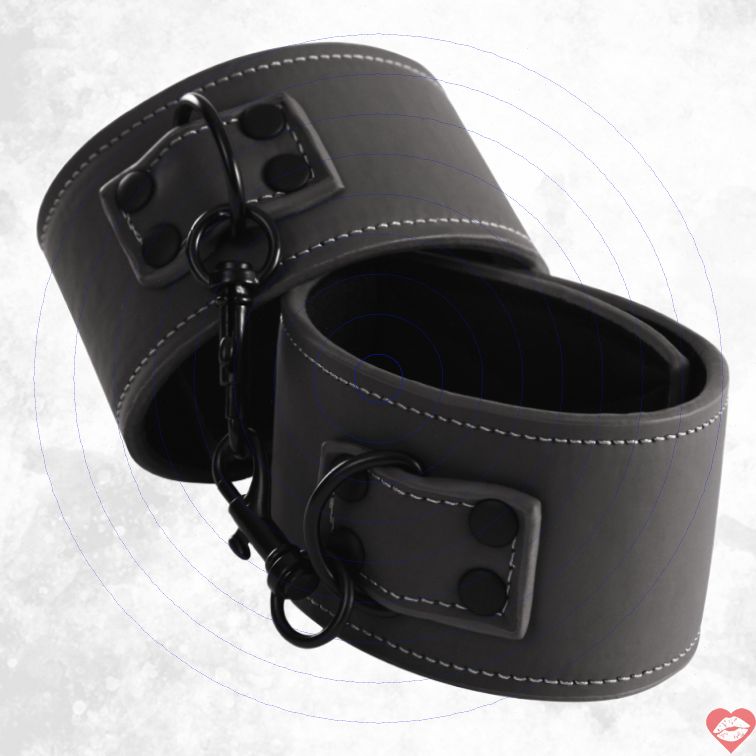 Còng Tay Renegade NS Novelties Đen Cao Cấp 