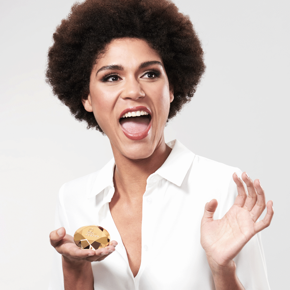 Bijoux Twenty One Rung Kim Cương Yên Tĩnh Thân Thiết 